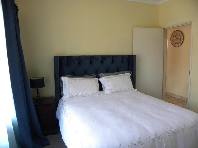 2 Bedroom Property for Sale in Buccleuch Gauteng