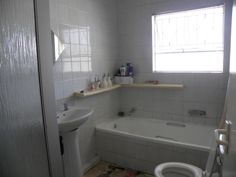 2 Bedroom Property for Sale in Buccleuch Gauteng