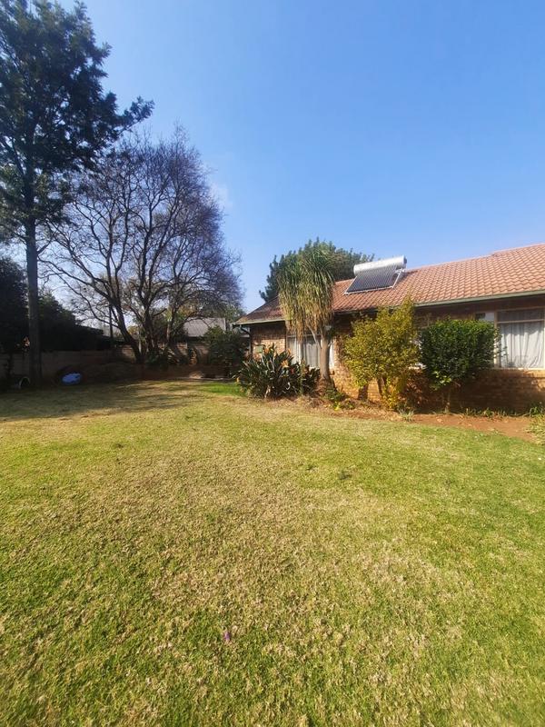 4 Bedroom Property for Sale in Wierda Park Gauteng