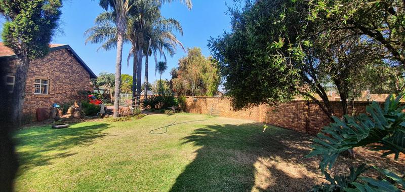 4 Bedroom Property for Sale in Wierda Park Gauteng