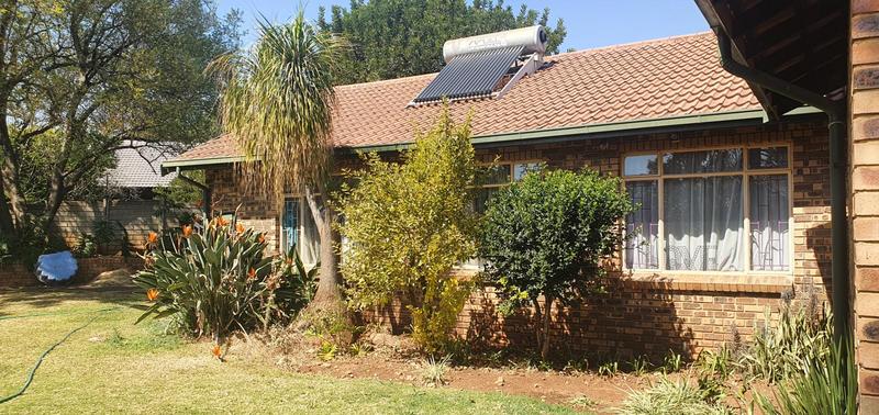 4 Bedroom Property for Sale in Wierda Park Gauteng