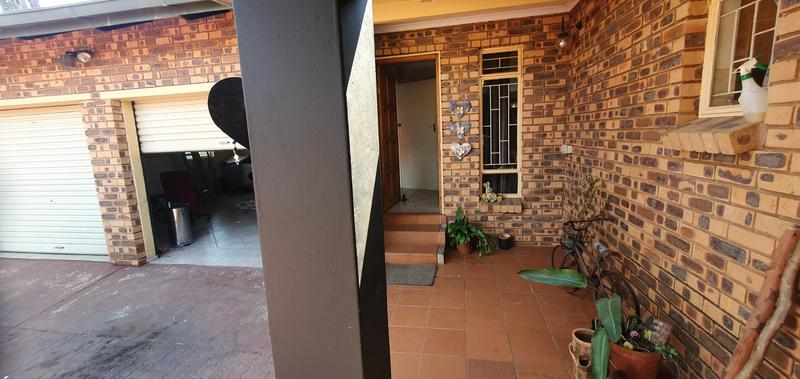 4 Bedroom Property for Sale in Wierda Park Gauteng