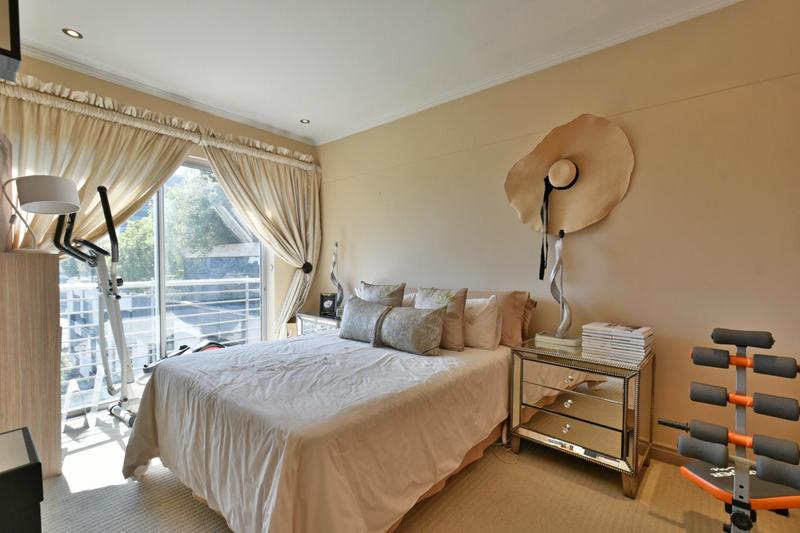 2 Bedroom Property for Sale in Sandhurst Gauteng