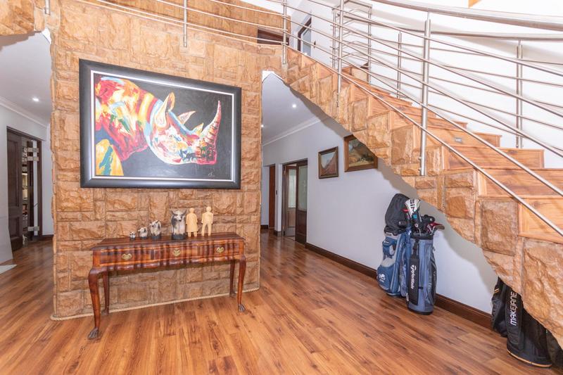 6 Bedroom Property for Sale in Zwavelpoort Gauteng