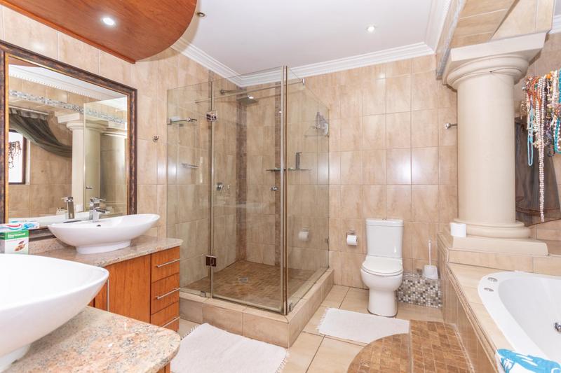6 Bedroom Property for Sale in Zwavelpoort Gauteng