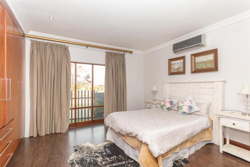 6 Bedroom Property for Sale in Zwavelpoort Gauteng