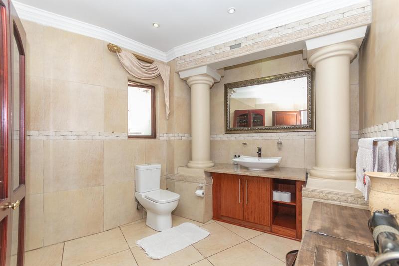 6 Bedroom Property for Sale in Zwavelpoort Gauteng
