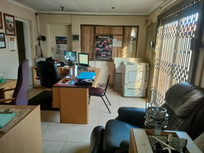 5 Bedroom Property for Sale in Lenasia Gauteng