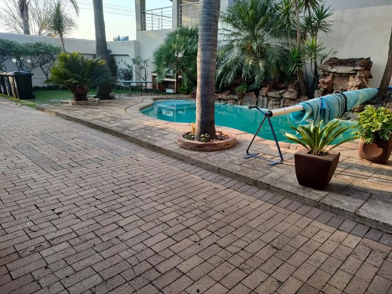 5 Bedroom Property for Sale in Lenasia Gauteng