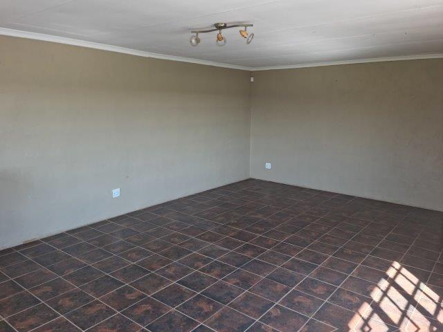 6 Bedroom Property for Sale in Nooitgedacht Gauteng