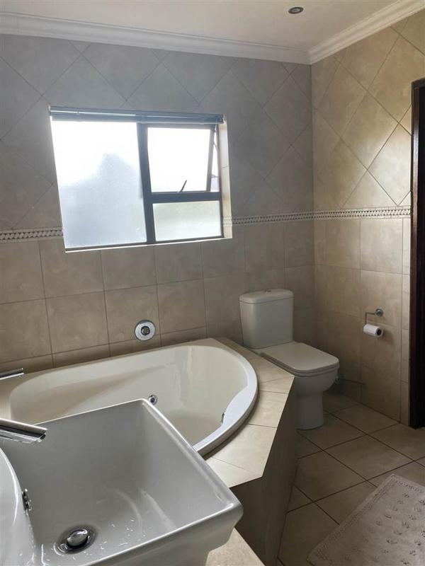 4 Bedroom Property for Sale in Dainfern Gauteng