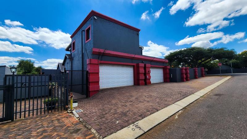 8 Bedroom Property for Sale in Garsfontein Gauteng