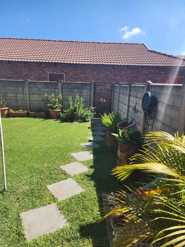 2 Bedroom Property for Sale in Annlin Gauteng