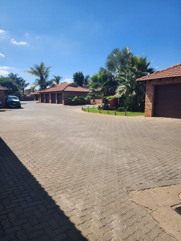 2 Bedroom Property for Sale in Annlin Gauteng