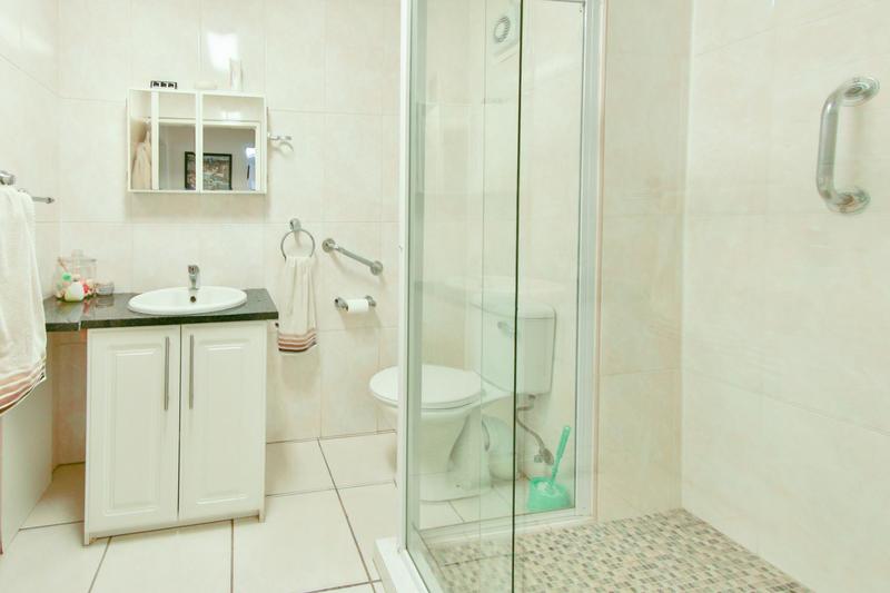 2 Bedroom Property for Sale in Garsfontein Gauteng