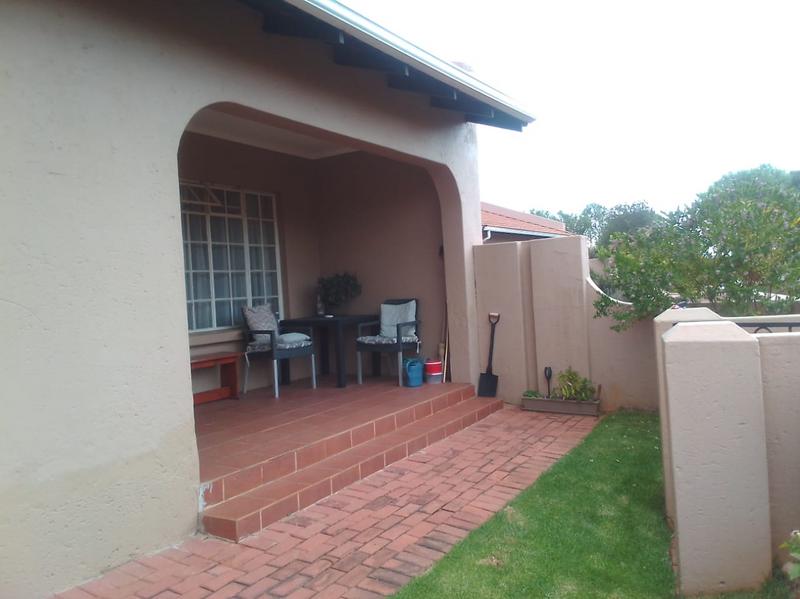 2 Bedroom Property for Sale in North Villa Gauteng