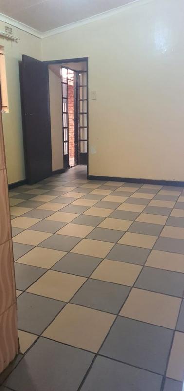 8 Bedroom Property for Sale in Lenasia Ext 10 Gauteng