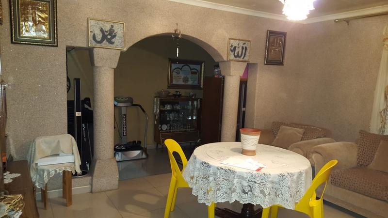 8 Bedroom Property for Sale in Lenasia Ext 10 Gauteng