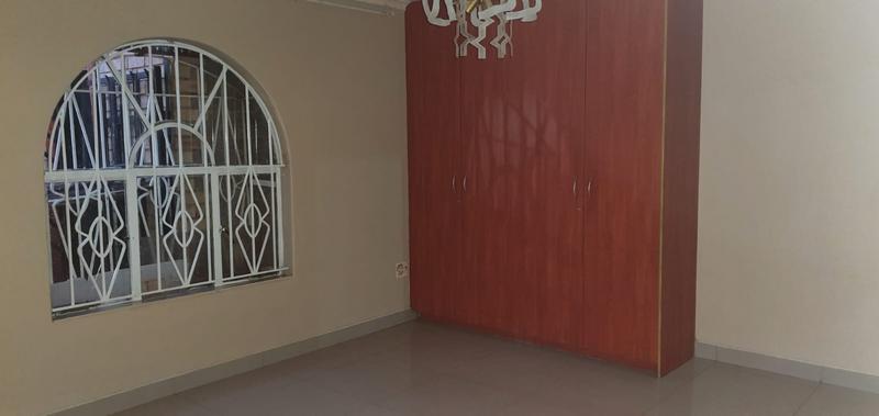 8 Bedroom Property for Sale in Lenasia Ext 10 Gauteng