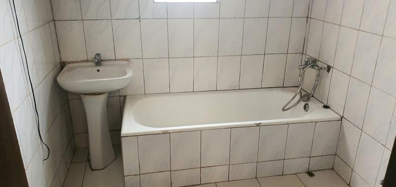 8 Bedroom Property for Sale in Lenasia Ext 10 Gauteng