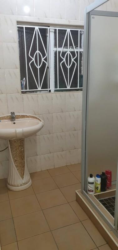 8 Bedroom Property for Sale in Lenasia Ext 10 Gauteng