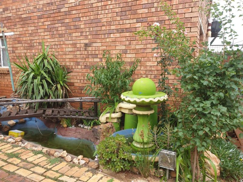 8 Bedroom Property for Sale in Lenasia Ext 10 Gauteng