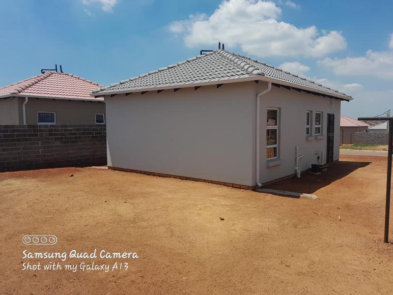 2 Bedroom Property for Sale in Lehae Gauteng