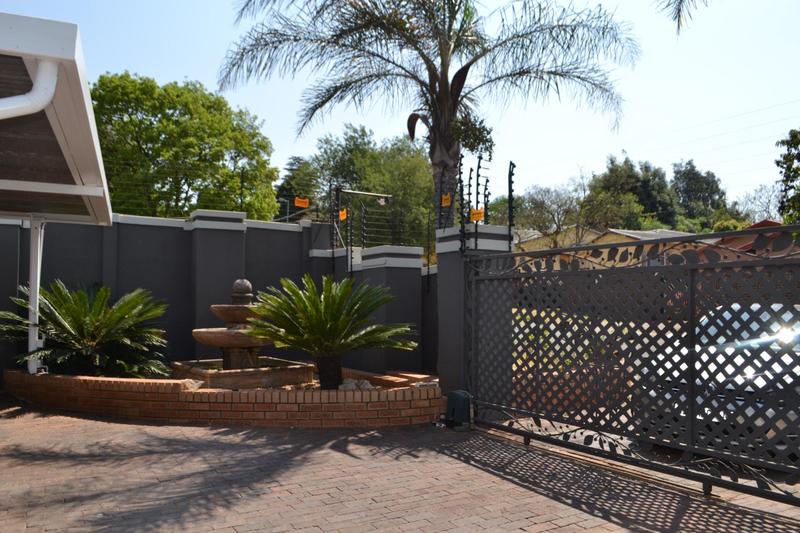 6 Bedroom Property for Sale in Noordheuwel Gauteng