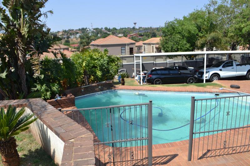 6 Bedroom Property for Sale in Noordheuwel Gauteng