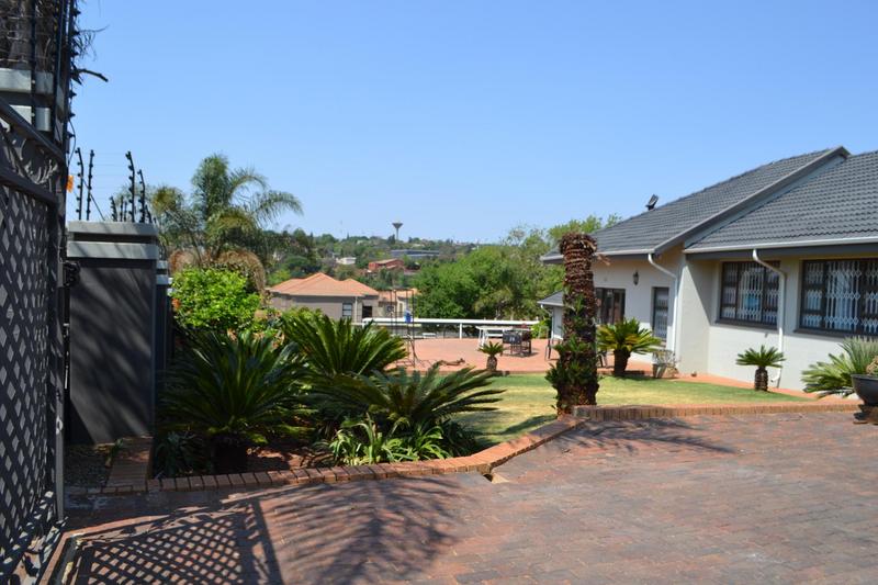 6 Bedroom Property for Sale in Noordheuwel Gauteng