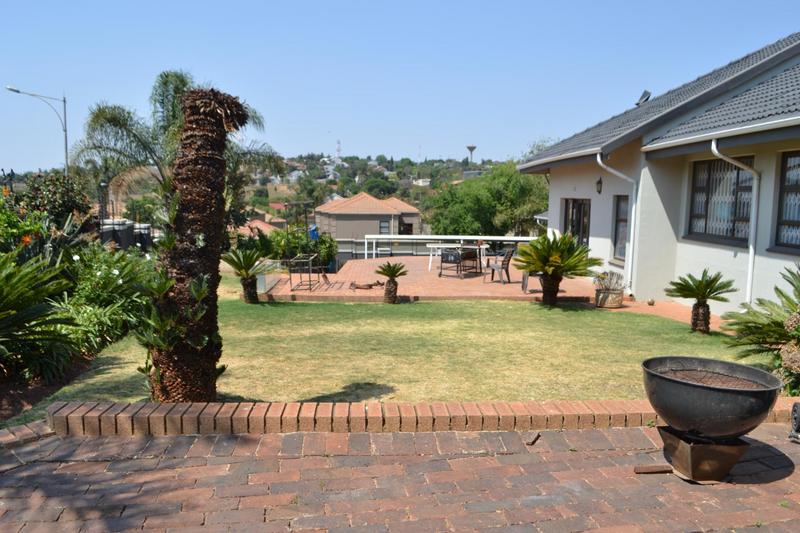 6 Bedroom Property for Sale in Noordheuwel Gauteng