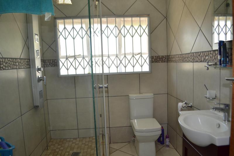 6 Bedroom Property for Sale in Noordheuwel Gauteng