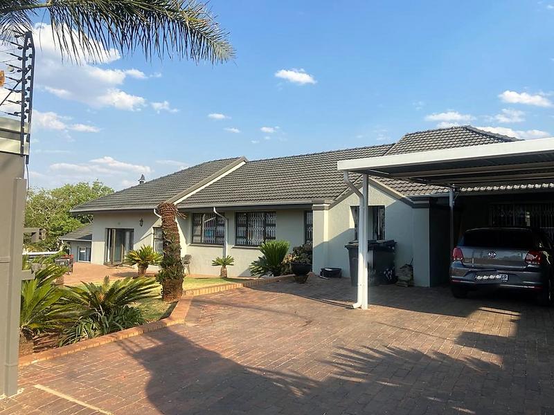 6 Bedroom Property for Sale in Noordheuwel Gauteng