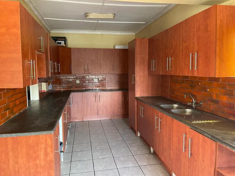 3 Bedroom Property for Sale in Mondeor Gauteng