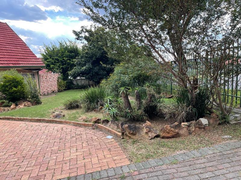 3 Bedroom Property for Sale in Mondeor Gauteng