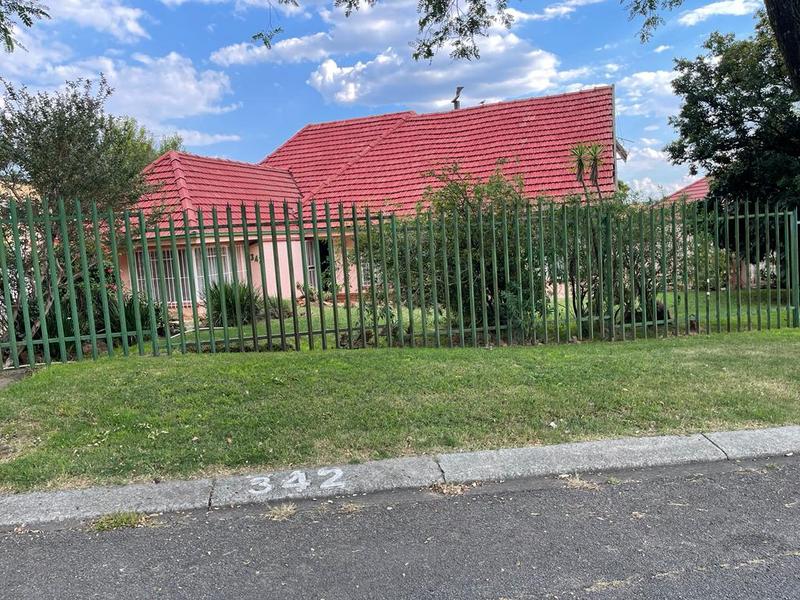 3 Bedroom Property for Sale in Mondeor Gauteng