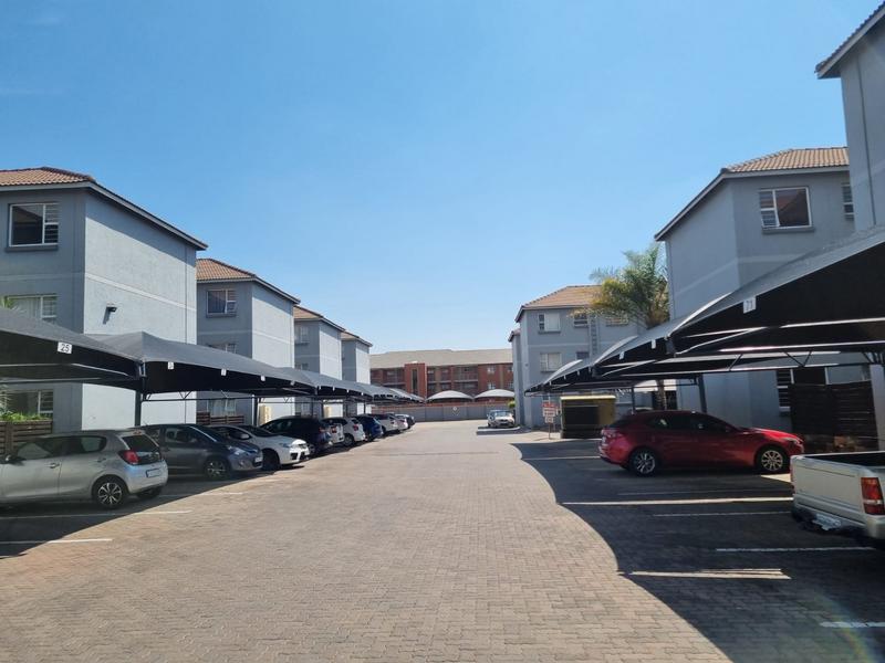 2 Bedroom Property for Sale in Bardene Gauteng