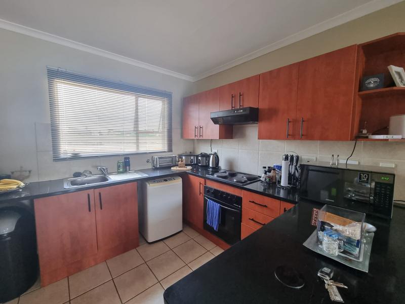 2 Bedroom Property for Sale in Bardene Gauteng