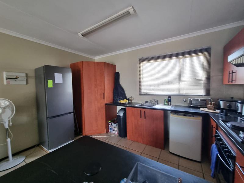 2 Bedroom Property for Sale in Bardene Gauteng