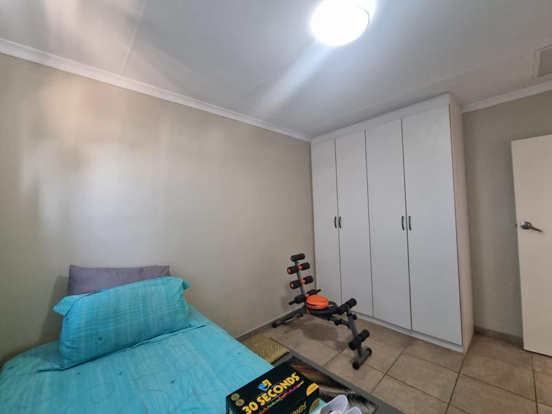 2 Bedroom Property for Sale in Bardene Gauteng