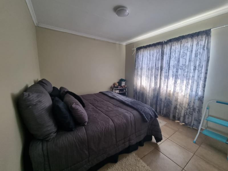 2 Bedroom Property for Sale in Bardene Gauteng