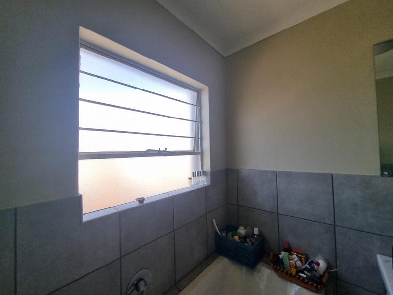 2 Bedroom Property for Sale in Bardene Gauteng