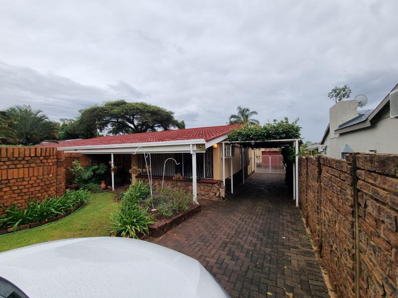 4 Bedroom Property for Sale in Sinoville Gauteng