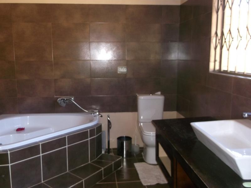 3 Bedroom Property for Sale in Mondeor Gauteng