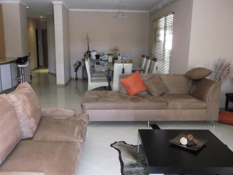 3 Bedroom Property for Sale in Mondeor Gauteng