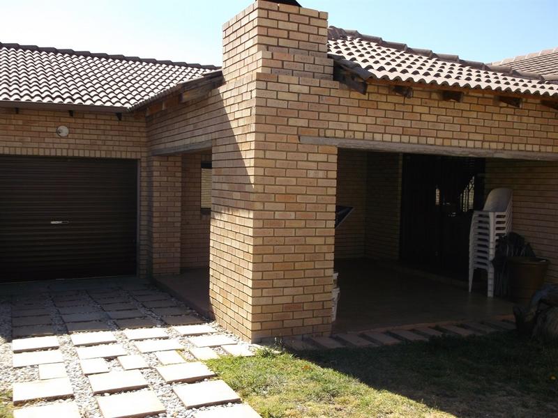 3 Bedroom Property for Sale in Mondeor Gauteng