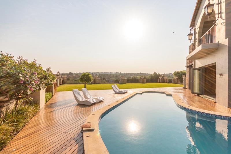 6 Bedroom Property for Sale in Zwavelpoort Gauteng