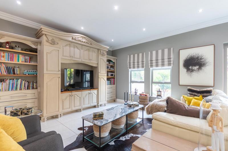 6 Bedroom Property for Sale in Zwavelpoort Gauteng