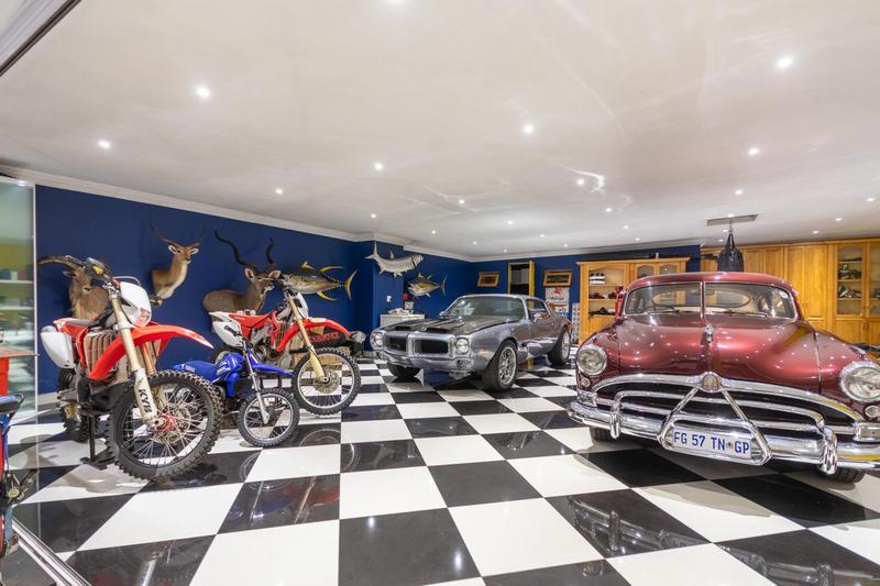 6 Bedroom Property for Sale in Zwavelpoort Gauteng