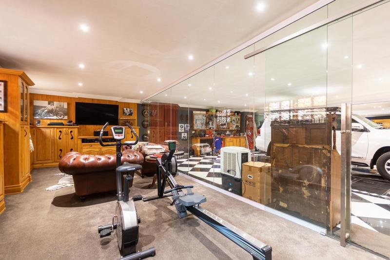 6 Bedroom Property for Sale in Zwavelpoort Gauteng